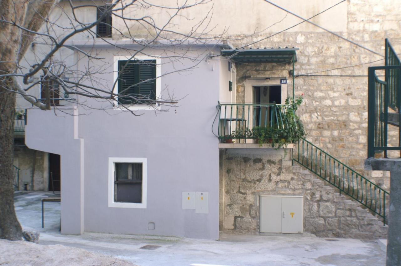 Apartments With A Parking Space Omis - 4327 Exteriér fotografie