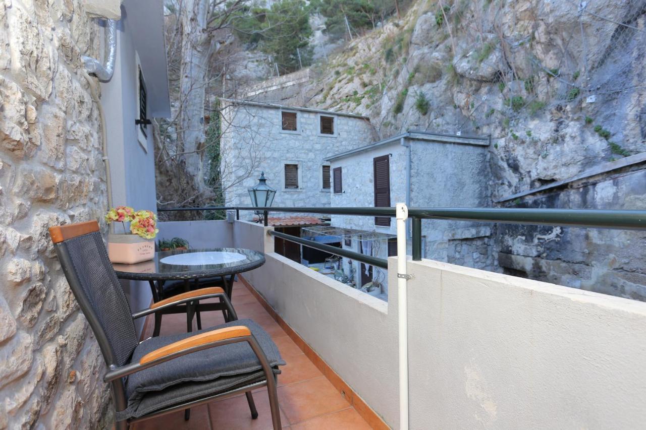 Apartments With A Parking Space Omis - 4327 Exteriér fotografie